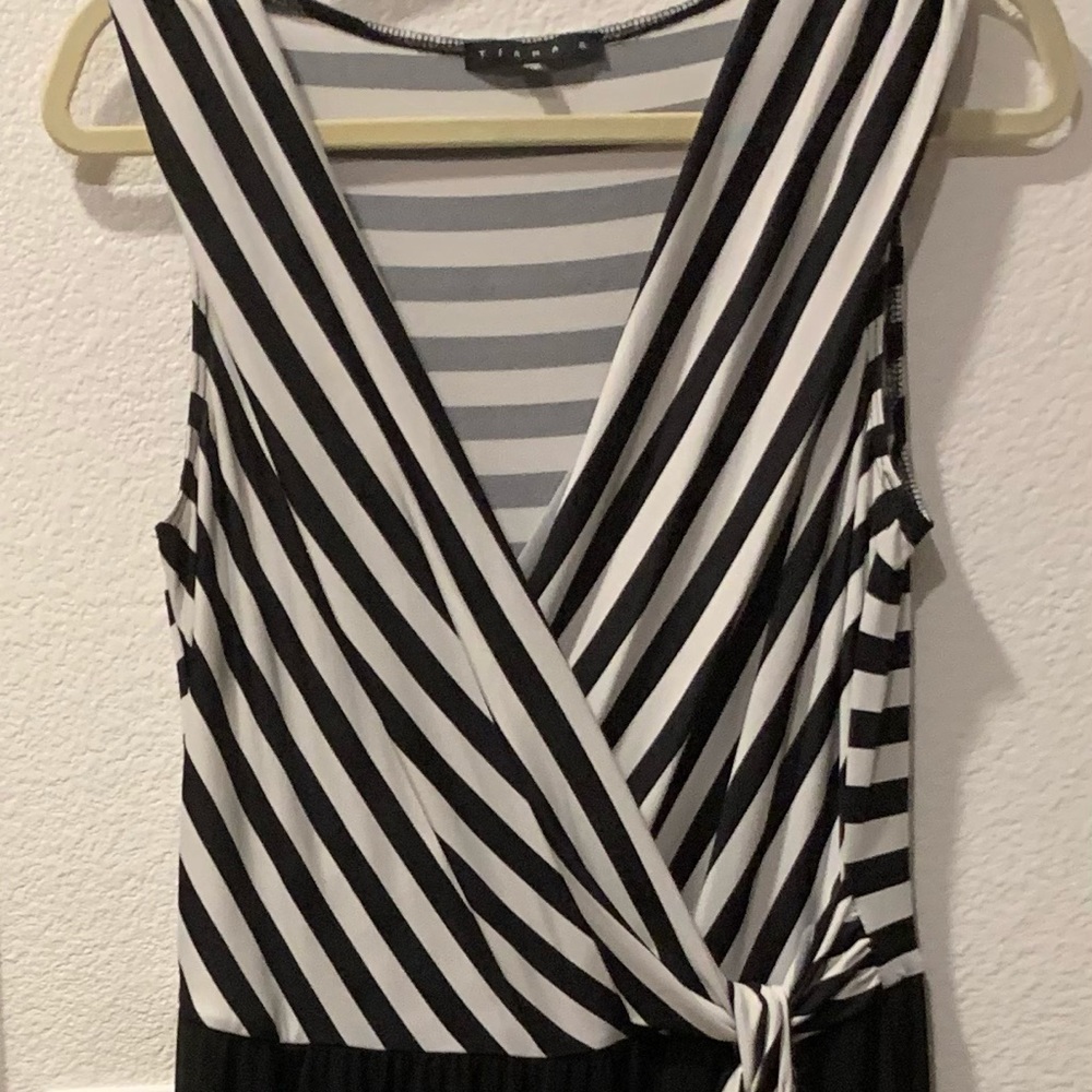 Sleeveless jumpsuit. Size 12